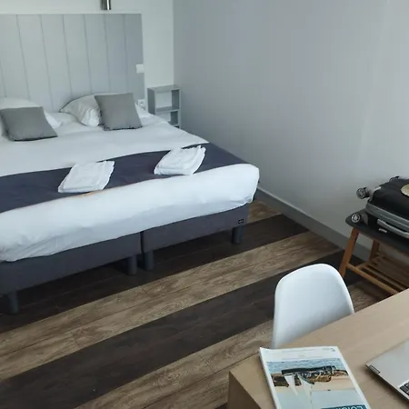 Brit L'arrivee Hotell 3*