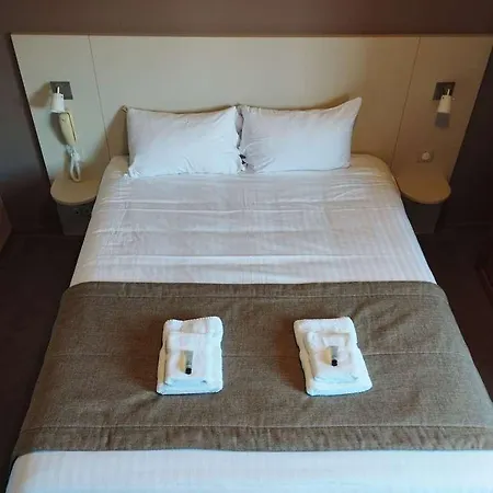 Brit L'arrivee Hotel Guingamp
